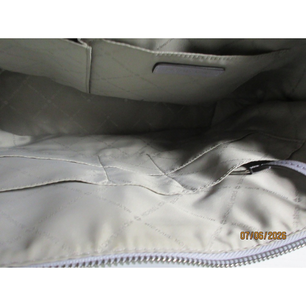 Michael Kors Voyager Tote Bag Lavender Purple Saffiano Leather Silver Hardware - Picture 6 of 9